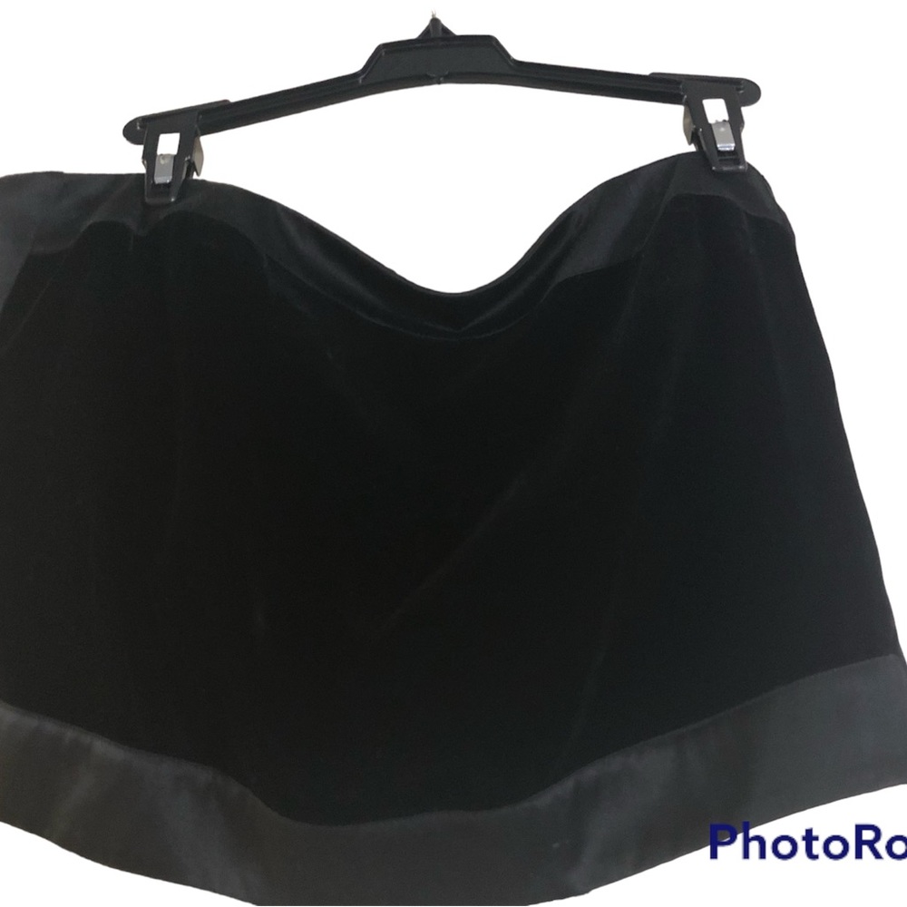 NWT Black velvet corset with boning. 
Size 12P
